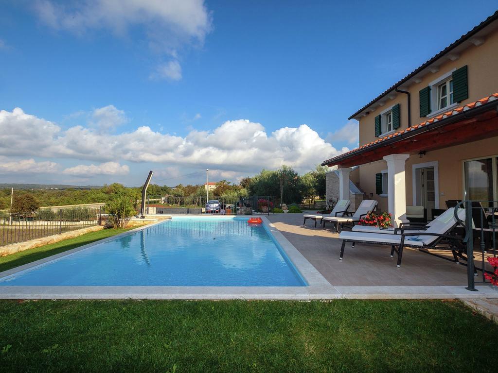 Luxurious Villa With Swimming Pool In Sveti Lovrec Selina Zewnętrze zdjęcie